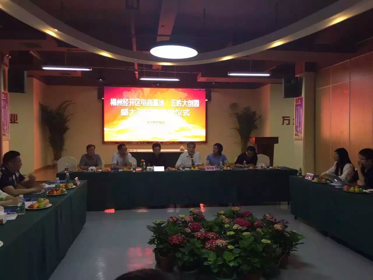 郴州led顯示屏廠(chǎng)家當(dāng)選郴州佳境光電-安仁廠(chǎng)家直銷(xiāo)的LED顯示屏